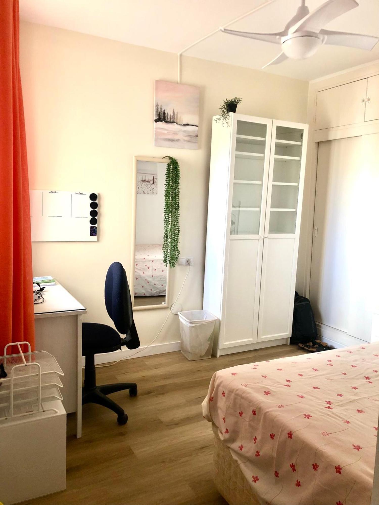 Habitacion Con Smart Tv En Piso Compartido Con Bano Privado O Compartido Malaga Sol エクステリア 写真